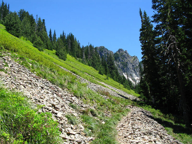 Eagle Peak Saddle 2 768x576