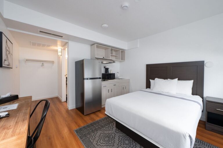 iqon varsitywest guest room37 768x512